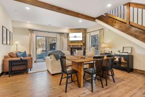 Cozy Cabin-Private Hot Tub-Walk to Pond-Free Daily Attraction Tickets-Near Table Rock Lake