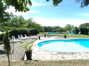 Maisons de vacances Family orientated, beautiful setting two pools : photos des chambres