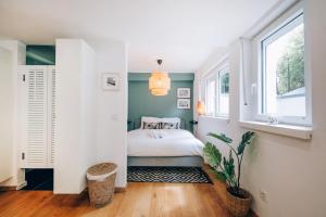 Cozy Central Studio with Private Terrace