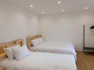 Mangwon Hangang Park House 3 rooms or one room