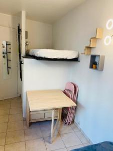 Studio Marais square du temple Parking