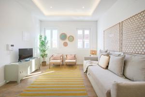 Ocean Deluxe Apt w AC, by TimeCooler