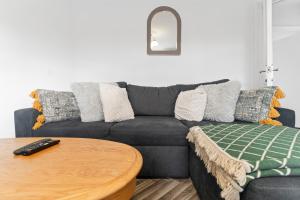 Cozy 3 Bedroom House For Short and Long Stay