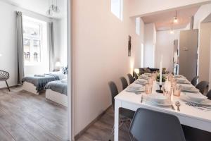 Extra central brand new large home with Air Con