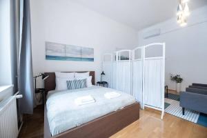 Ultra central spacious home in Vaci street