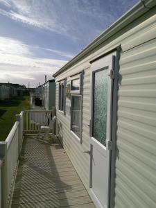 Golden Sands Salisbury GS 8 Berth Heated Access to the beach