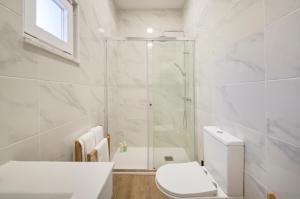 Ocean Deluxe Apt w AC, by TimeCooler