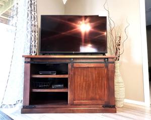 The Cove 2-3 By SDC, Big Deck, Pool, Hot Tub, By Lake , No Stairs