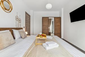 Marina Breeze - Pool & Spa Beach Resort