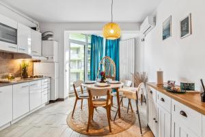 Marina Breeze - Pool & Spa Beach Resort