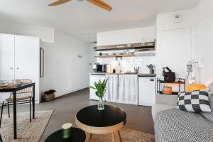 Le Phare, Studio vue mer