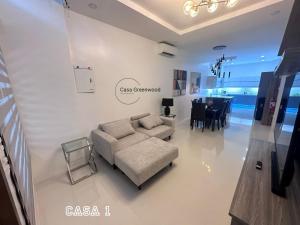 Casa 1 by Casa Greenwood