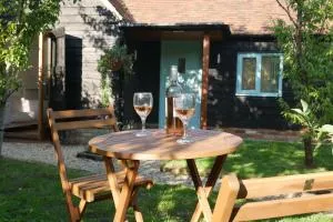 The Little Orchard - Tetsworth