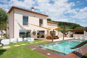 Villa d'exception avec piscine - Le Mas des Filles - Les Aiguiers