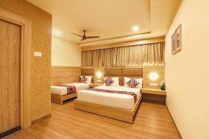 FabHotel Nestlay Rooms High Court