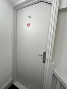 Room 10 NG3 2AZ - Lowdham