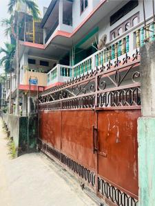 Taposhri Homestay with WiFi & Free Parking