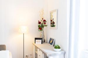 Two-Bedroom Apartment room in Vespasiano 49