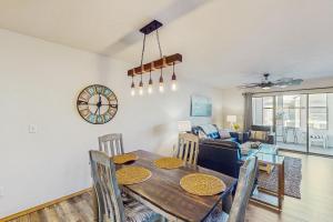 Poolside Condo with Lake Views! Emerald Bay Escape