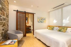 Villas La Fontana Amplias ApartaSuite-piscina 204