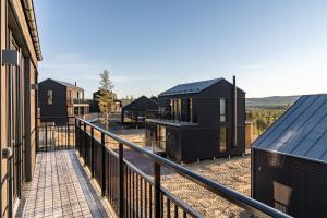 10 min to ski slopes- newly built mountain villa with sauna