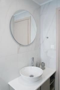 Niki Luxury Suites Pool Resort 200m From Beach