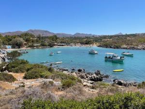 Niki Luxury Suites Pool Resort 200m From Beach