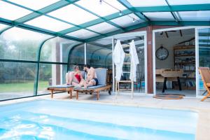 Appartements L'Escale Sud Gironde - Sejour en amoureux avec jacuzzi privatif - Piscine - Massage Traiteur & Brunch possibles : photos des chambres