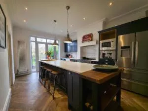 3bed House , Contractors Welcome , Ample Parking - Scartho