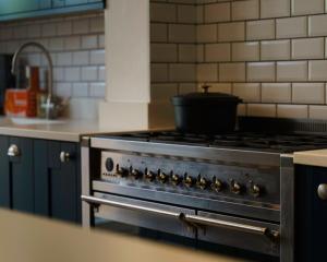 3bed House , Contractors Welcome , Ample Parking