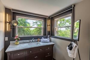 BEST LOCATION 3BD Home in The Heart Of Pittsburg