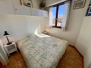 Appartement T2 climatisé à Cavalaire, parking privé, proche centre et plages, balcon au calme - FR-1-226B-110