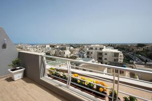 St Julians flat with Jacuzzi