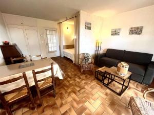 Studio avec Terrasse et Piscine à Saint-Raphaël - FR-1-226A-153