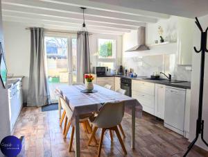 Maisons de vacances Le Jardin d-Angely by CozyLife Central Jardin : photos des chambres