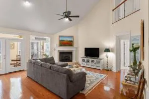 Raymond's Retreat - Darien