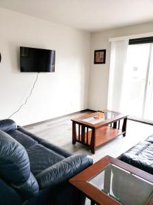 Cozy 3 bedroom apartment with free garage and parking