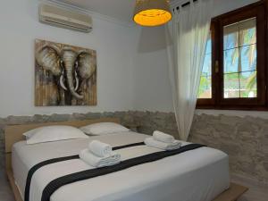 Palm Luxury Villa in Kallithea