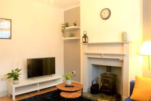 Cosy Modern 3 bedroom house, Sleeps 7, Sheffield