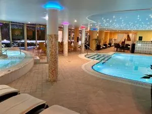 卡里姆布拉高级健康酒店 - 米什科尔茨道波曹