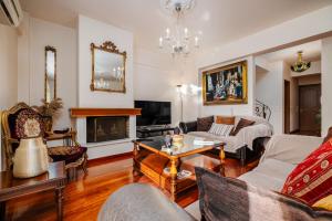 Spacious Villa with pool 500m from the beach