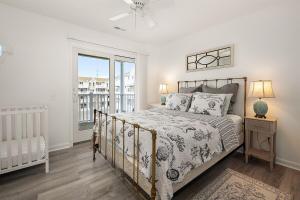 Bayfront Coastal Paradise with Pool