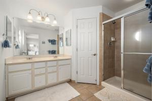 Bayfront Coastal Paradise with Pool