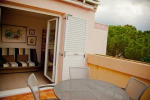 Charmant T2 climatisé avec terrasse - 200 m de la plage - les Boramars