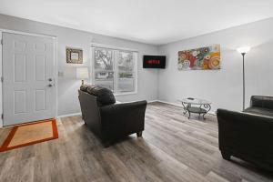 The Cozy and Quaint Duplex in Point