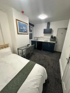 Room 5 NG3 2AZ - Lowdham