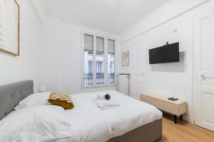 Studio elegant sacre coeur metro anvers - Paris 18 -2P