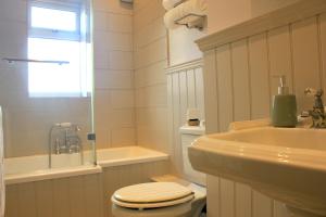 Cosy Modern 3 bedroom house, Sleeps 7, Sheffield