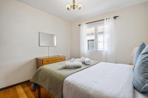 Horizon Glow II by Zest & Guest