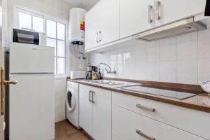 Horizon Glow II by Zest & Guest